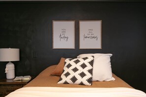 5 bedrooms, iron/ironing board, free WiFi, bed sheets