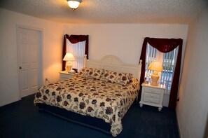 4 bedrooms, iron/ironing board, WiFi, bed sheets