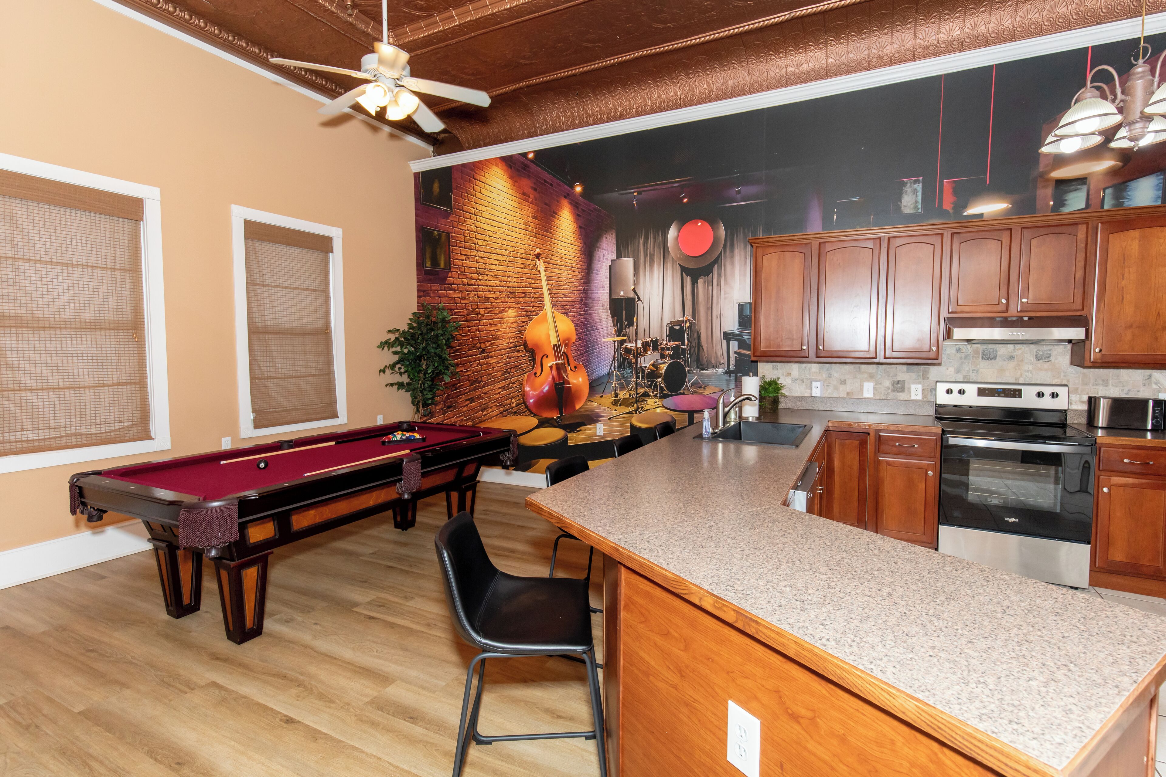Jazz Club Themed Downtown Sandusky Reviews, Deals & Photos 2026