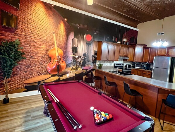 Interior - Jazz Club Themed Downtown Sandusky (Sandusky)