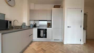 Réfrigérateur, four, grille-pain