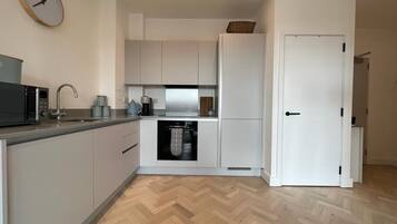 Réfrigérateur, four, grille-pain