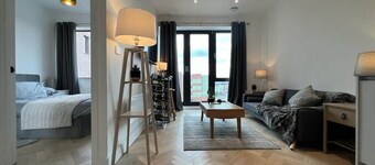 1 Bed w/ Parking| Ideal for work stays By Tempstay