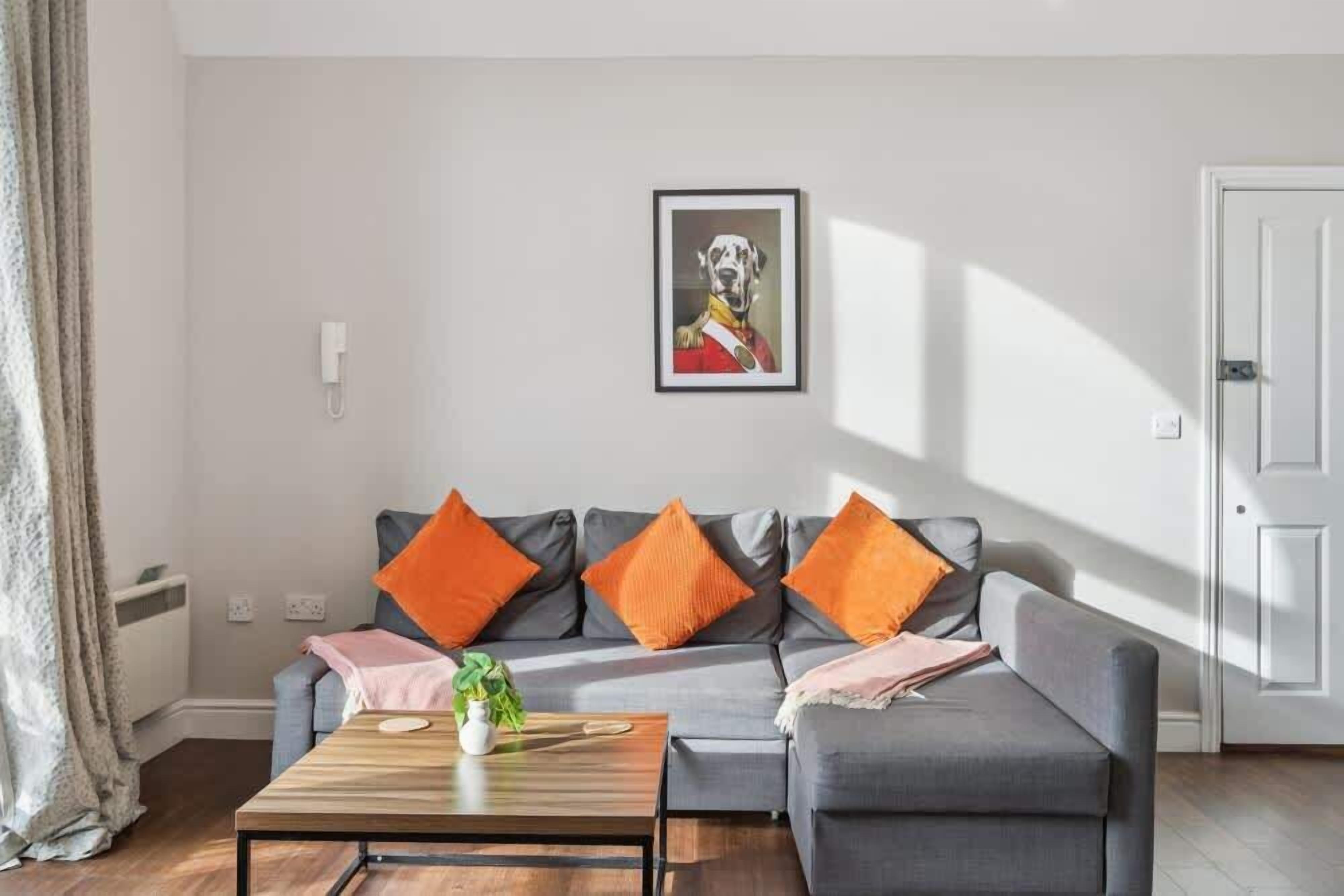 テレビ、書斎 / ワークスペース