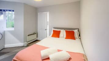 1 bedroom, iron/ironing board, WiFi, bed sheets