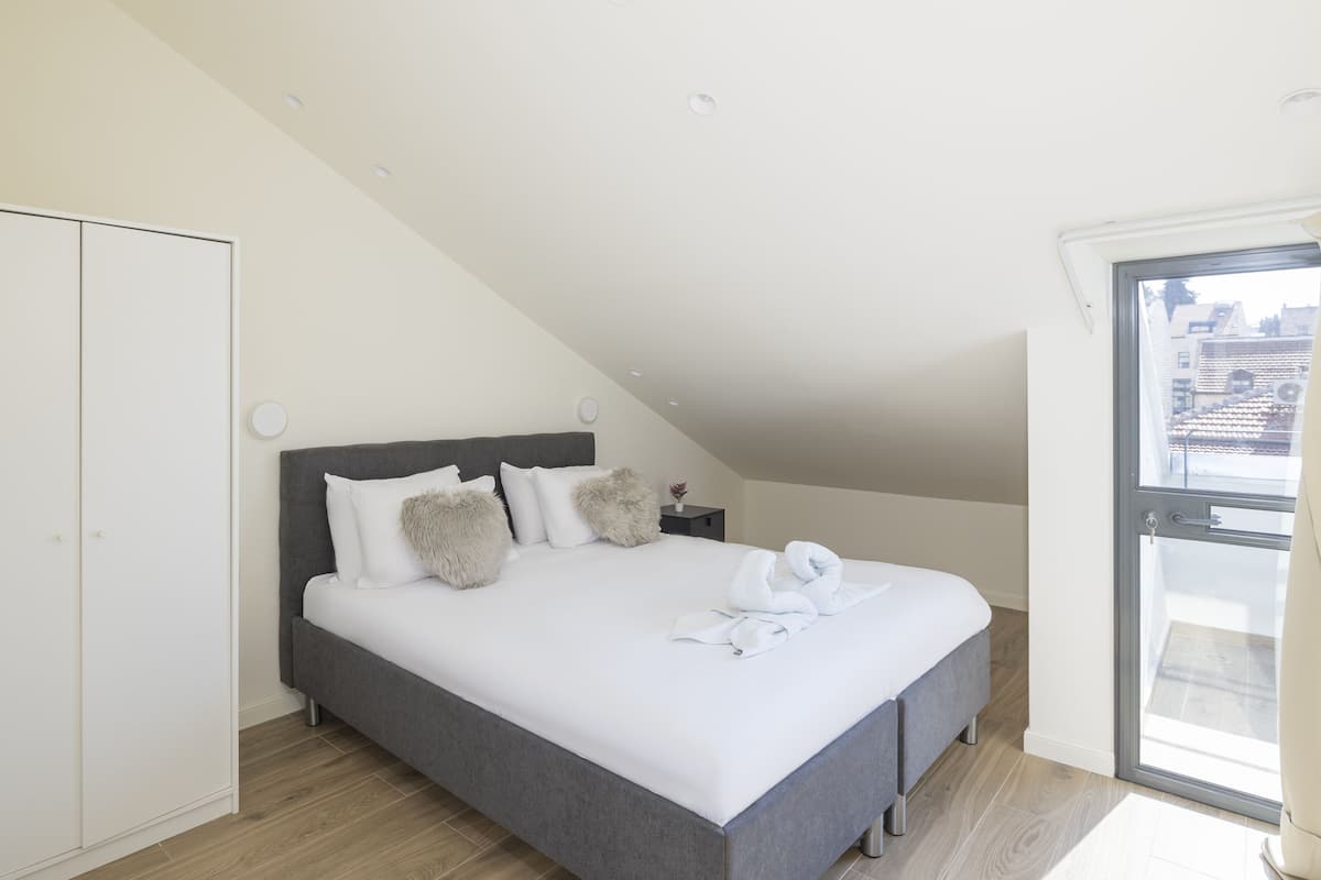 2 bedrooms, desk, iron/ironing board, free WiFi