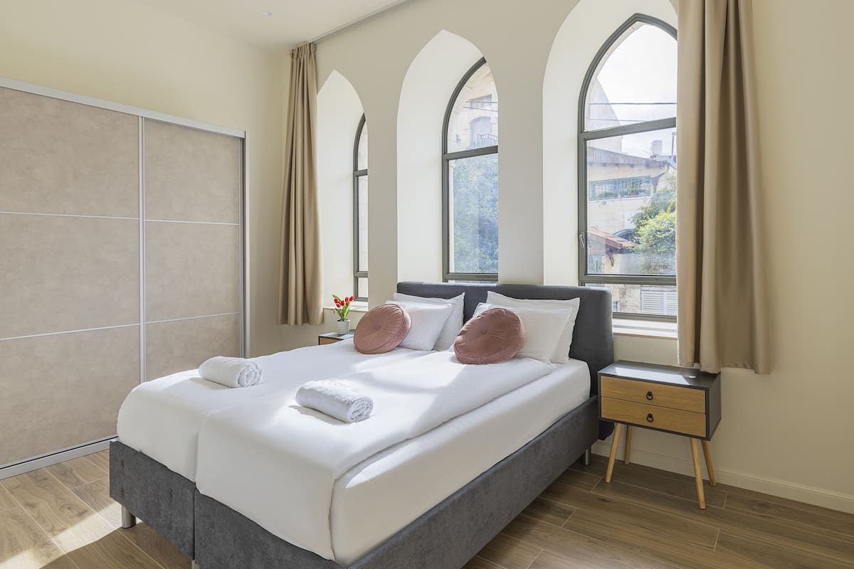 Deluxe Apartment