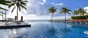 Reef 303 Steps from Beach w/ Ocean View -  El Faro