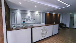 42-Zoll-Smart-TV mit Kabelempfang, Fernseher, Kinderspielzeug