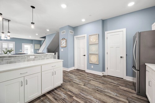 Beach Paradise X-NEW, Luxury Townhouse with POOL, Garage !!PRIME BOARDWALK!!