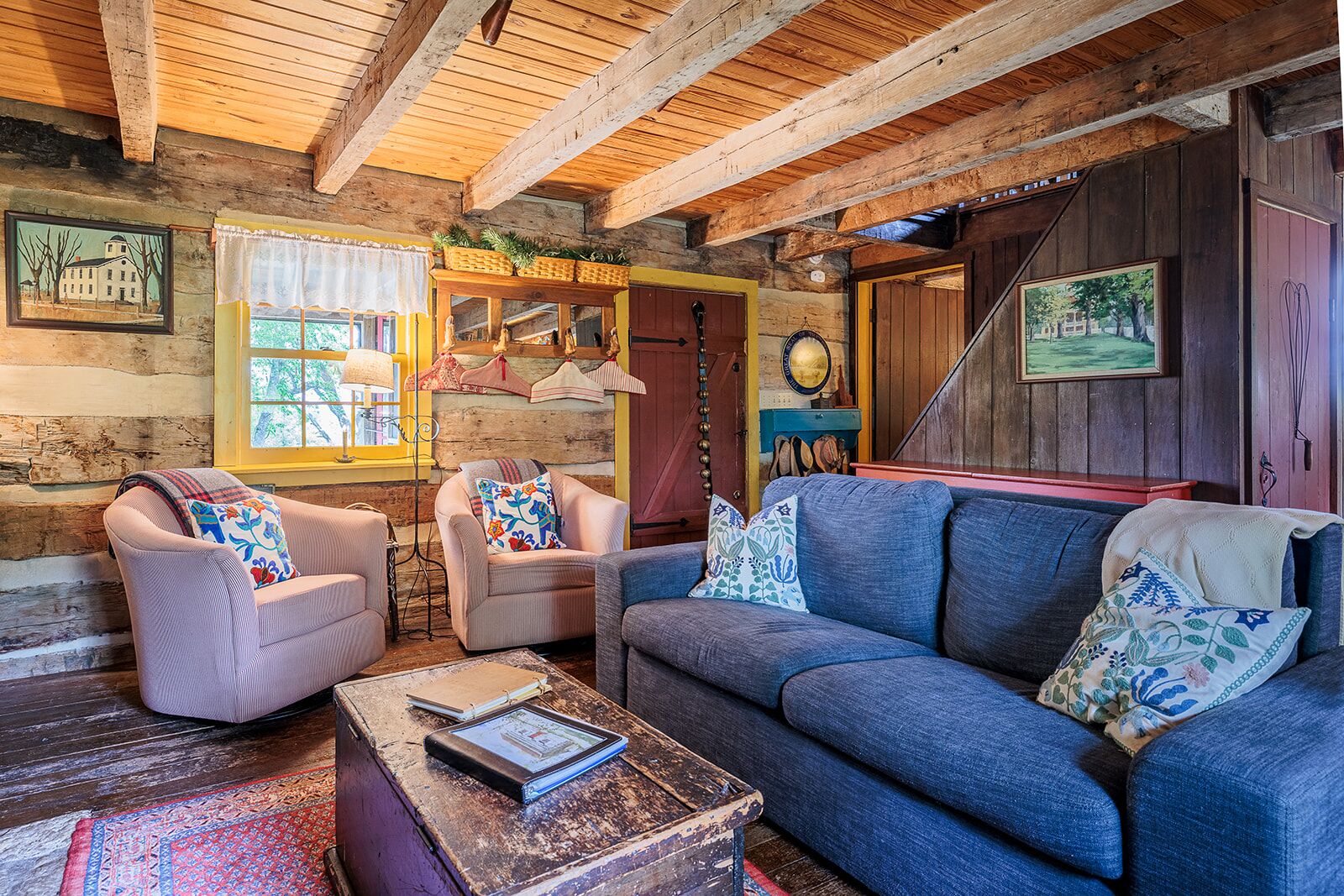 Smart TV, fireplace, DVD player, books