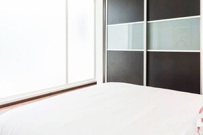 1 chambre, bureau, fer et planche à repasser, Wi-Fi gratuit