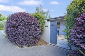 Exterior detail - Rutherford Retreat - Nelson Holiday Home (Nelson)