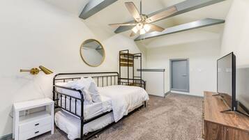 4 habitaciones, tabla de planchar con plancha, cuna de viaje y wifi