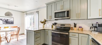 Cozy 3 bed/2 bath Cottage Near Nichols Hills