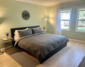 3 bedrooms, iron/ironing board, free WiFi, bed sheets
