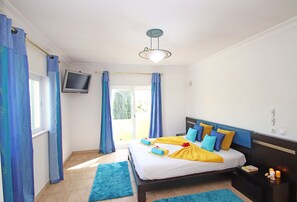 3 bedrooms, iron/ironing board, free WiFi, bed sheets - Peaceful villa with heatable pool (Carvoeiro)