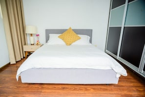 1 chambre, bureau, fer et planche à repasser, Wi-Fi gratuit
