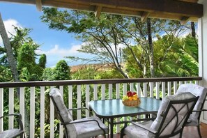 Outdoor dining - Waikomo Stream 531 in Sunny Poipu - Walk to Beaches, Shops, Restaurants & More! (Poipu)