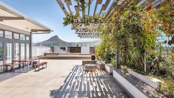 Tempat makan outdoor