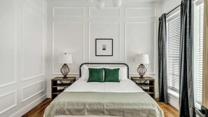 4 bedrooms, desk, soundproofing, iron/ironing board