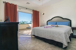 3 bedrooms, iron/ironing board, free WiFi, bed sheets - Casa de Gigi • 3 BR Family Home • Walk to Beach, • Pet Friendly • Playa Hermosa • 6 Guests (Playa Hermosa)