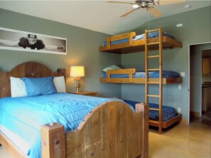 5 bedrooms, travel crib, WiFi, bed sheets