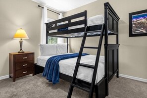 3 bedrooms, iron/ironing board, WiFi, bed sheets