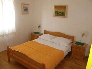 1 bedroom, free WiFi, bed sheets - Apartment in Bol with Seaview, Balcony, Air condition, WIFI (3416-2) (Bol)