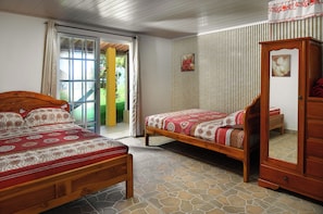 3 bedrooms, desk, iron/ironing board, free WiFi - DRONES PEDASI RANCH - BEACHFRONT, POOL, 3BRM - 5BATH + Whales Watching & Fishing (Pedasi)