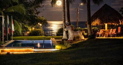 DRONES PEDASI RANCH - BEACHFRONT, POOL, 3BRM - 5BATH + Whales Watching & Fishing