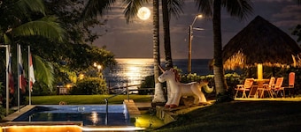 DRONES PEDASI RANCH - BEACHFRONT, POOL, 3BRM - 5BATH + Whales Watching & Fishing