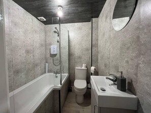Ensemble baignoire-douche