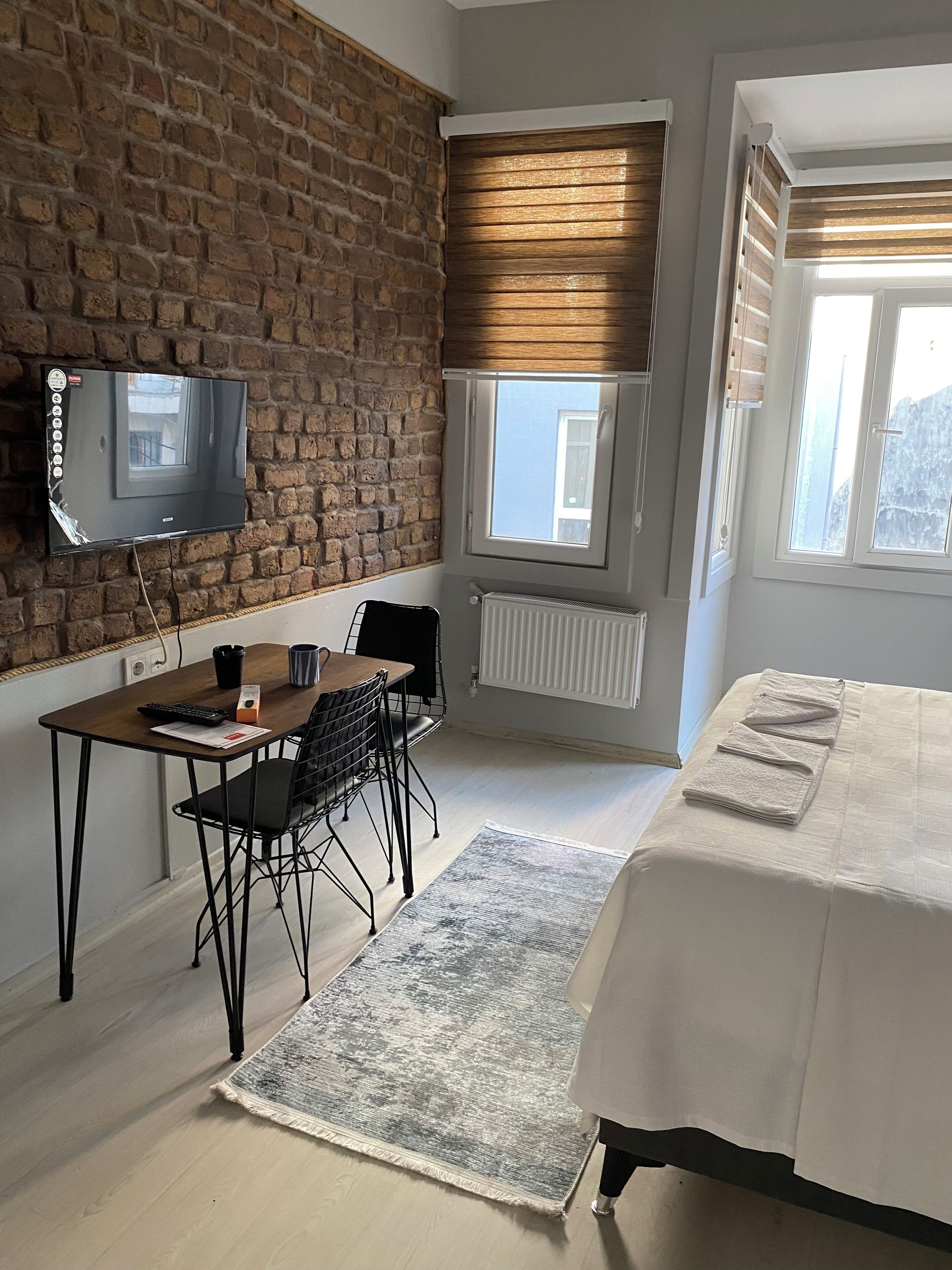 Deluxe Studio, 1 King Bed | Street view