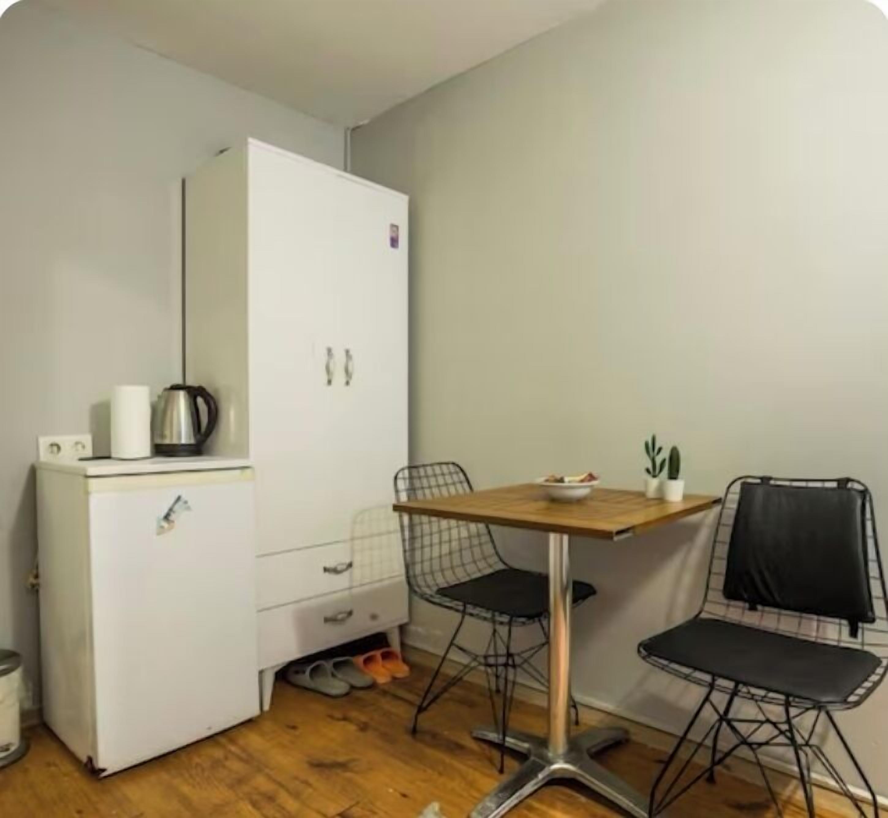 Estudio económico | Ropa de cama de alta calidad y escritorio