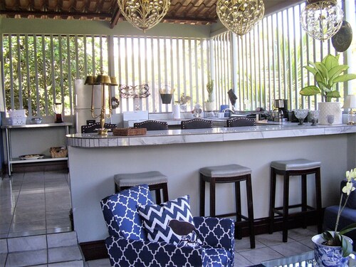 Gated duplex for up to 12 people with pool, FO internet, hot water