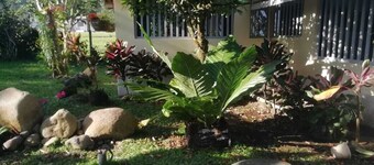 Gated duplex for up to 12 people with pool, FO internet, hot water