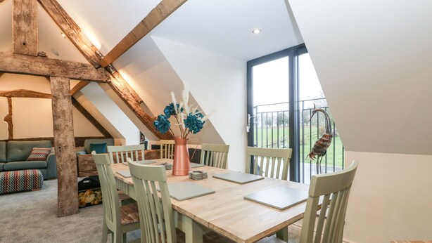 Cottage | Tempat makan