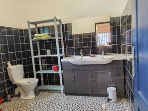 Shower, towels - Large house 2 minutes from the beach, 3 bedrooms, 2 bathrooms, sea-mountain view (KANI-KELI)