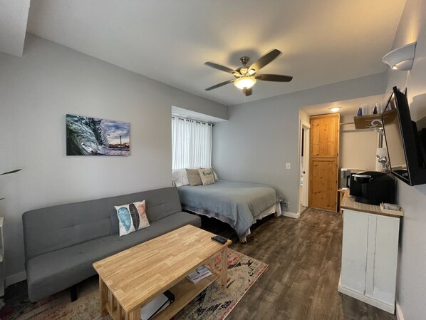 1 bedroom, desk, iron/ironing board, travel cot