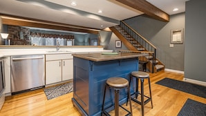 Interior - Villages of the Wisp 25 Liftside (McHenry)