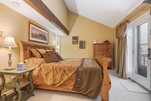 Room - Villages of the Wisp 25 Liftside (McHenry)