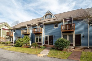 Exterior - Villages of the Wisp 25 Liftside (McHenry)
