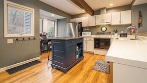 Townhome, Fireplace, Mountain View | Private kitchen | Coffee/tea maker, fridge, microwave, oven - Villages of the Wisp 25 Liftside (McHenry)