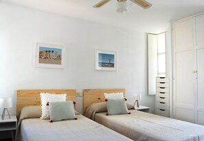 4 bedrooms, iron/ironing board, travel cot, free WiFi
