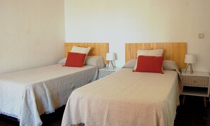 4 bedrooms, iron/ironing board, travel cot, free WiFi