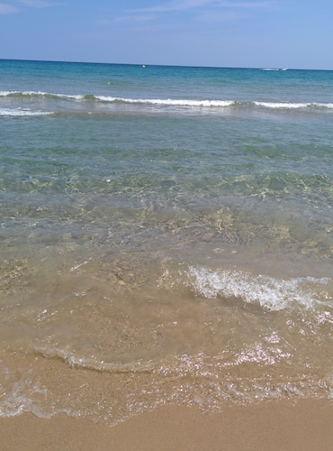 1 minute walk to the beach. Great garden. The best location