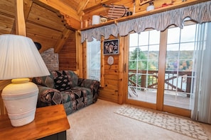 House (3 Bedrooms) | Property amenity