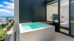 Luksus-loftsleilighet, 1 kingsize-seng med sovesofa, privat basseng, havutsikt