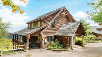 House (6 Bedrooms) | Property amenity